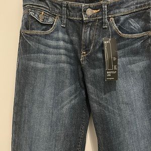Womans Jeans Banana Republic size 0/S Bootcut leg Dark washed.